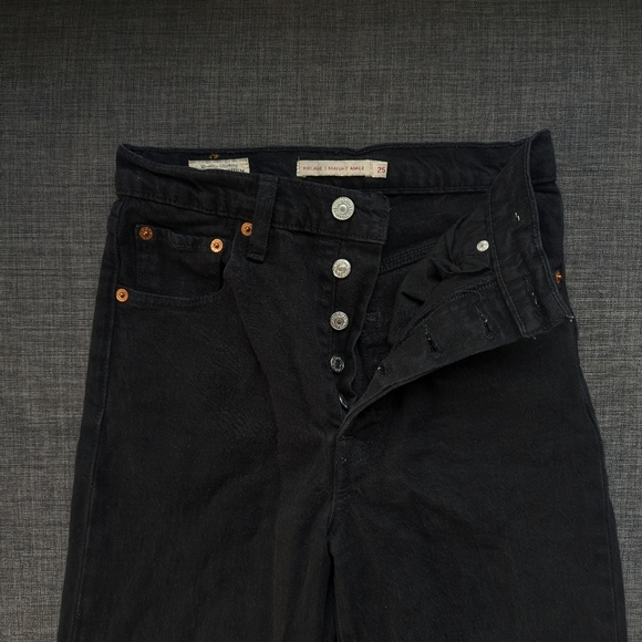 Levi's Black Ribcage Straight Ankle Jeans - Picture 3 of 5